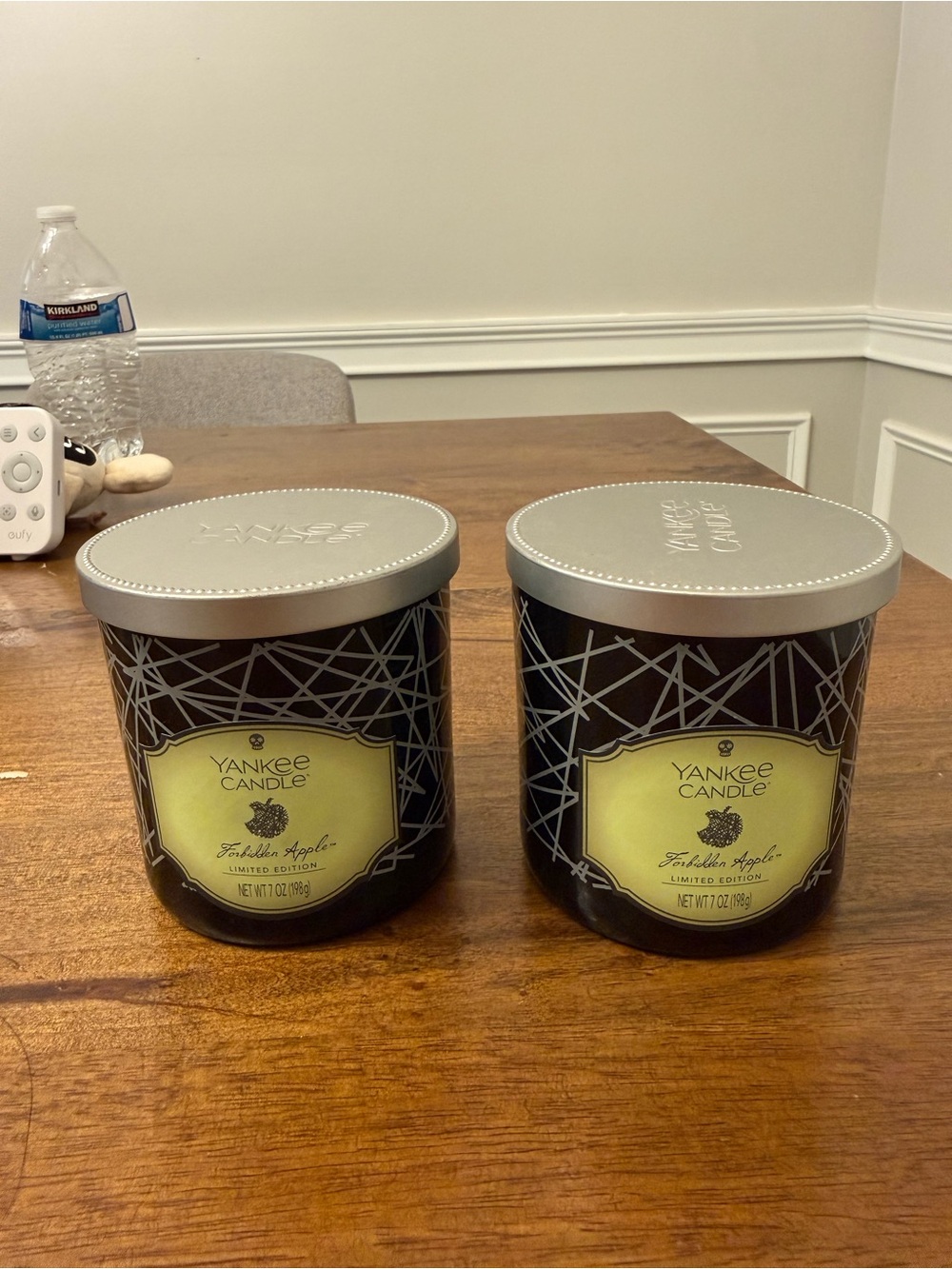 Lot of 2 Brand New Single Wick 7 oz Yankee Candle Forbidden Apple Limited